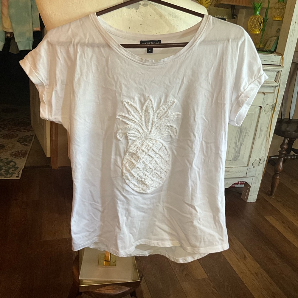 Alexis Taylor size medium SS tee